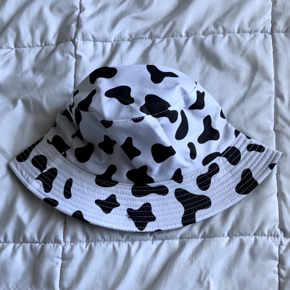 Cow print bucket hat - Picture 1 of 2